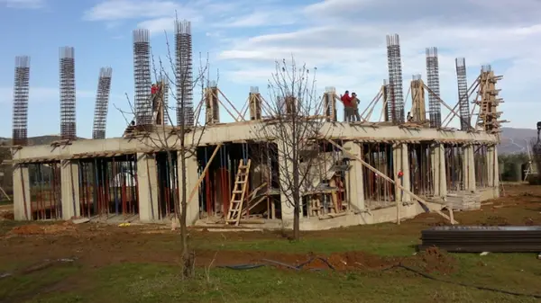Betonarme kaba yapı imalatı — Kavim Yapı Vinç